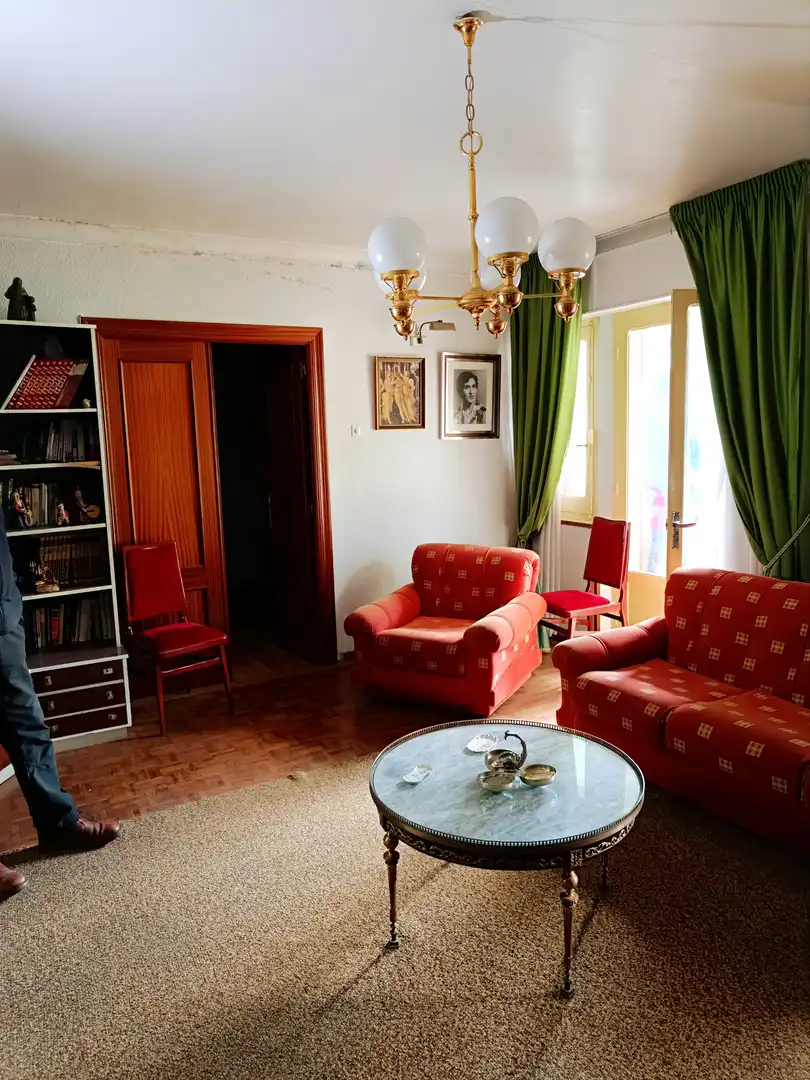 Living room of Flat for sale in Barruelo de Santullán  with Parquet flooring, Terrace and Furnished