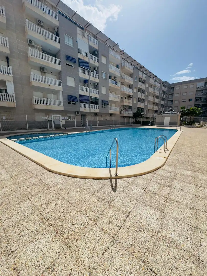 Piscina de Ático en venta en Torrevieja con Aire acondicionado, Calefacción y Terraza