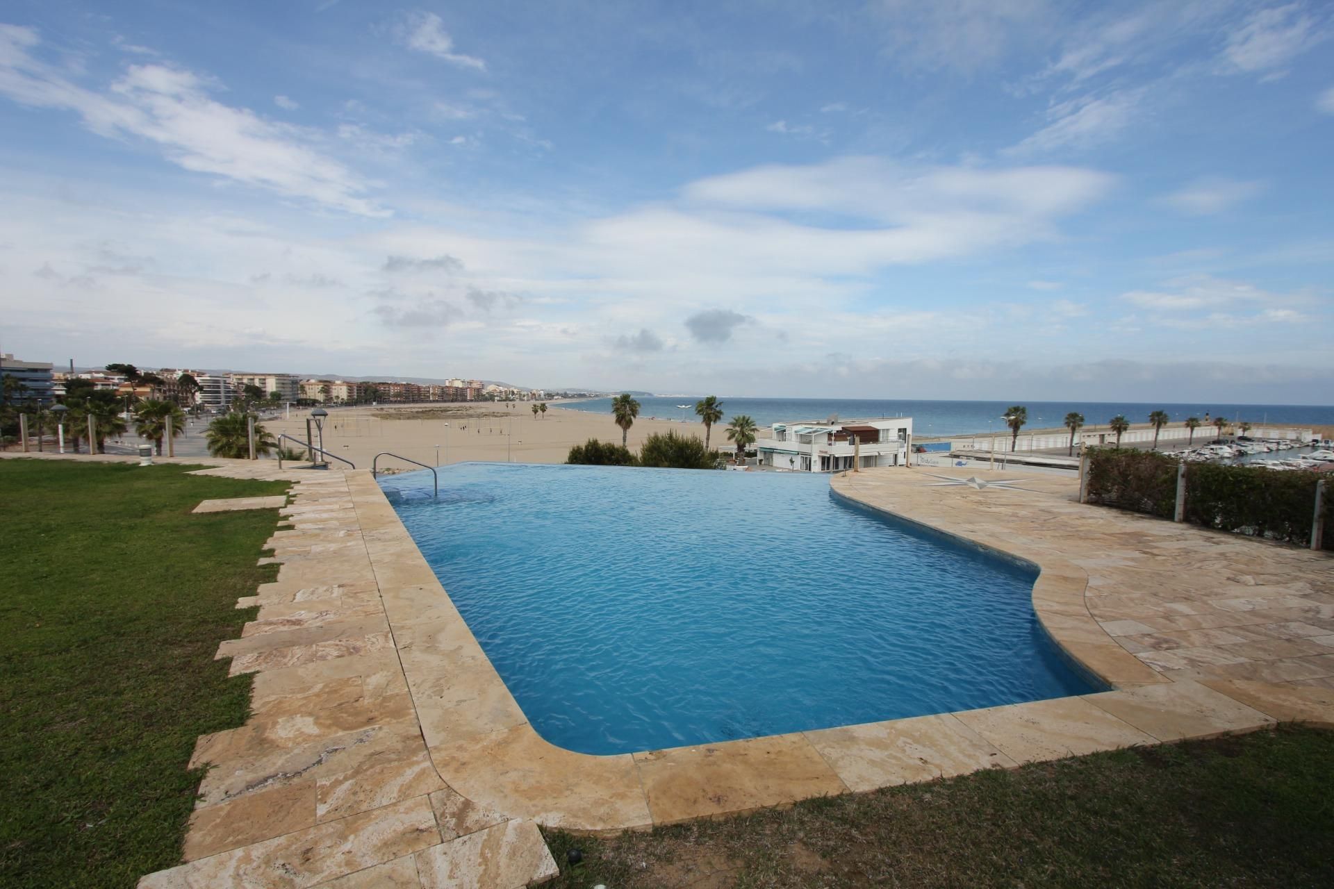 Swimming pool of Single-family semi-detached for sale in Torredembarra  with Heating, Private garden and Terrace