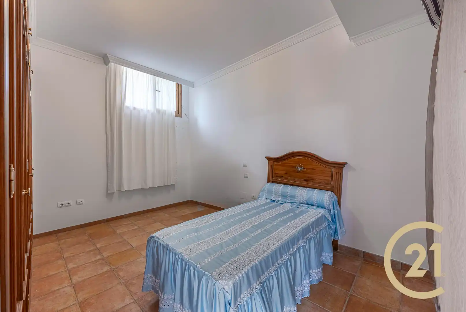 Habitación de Casa adosada en venta en Benahavís con Aire acondicionado, Jardín privado y Terraza