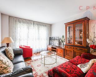 Flat to rent in Adelfas