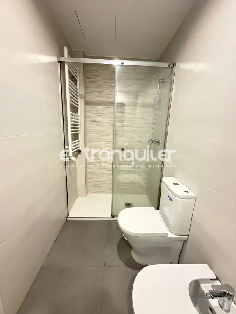 Badezimmer von Wohnung zur Miete in Centro Urbano