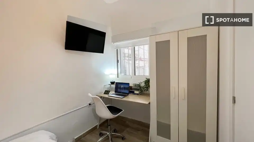 Flat for rent in Madrid  with Air Conditioner, Heating and Furnished