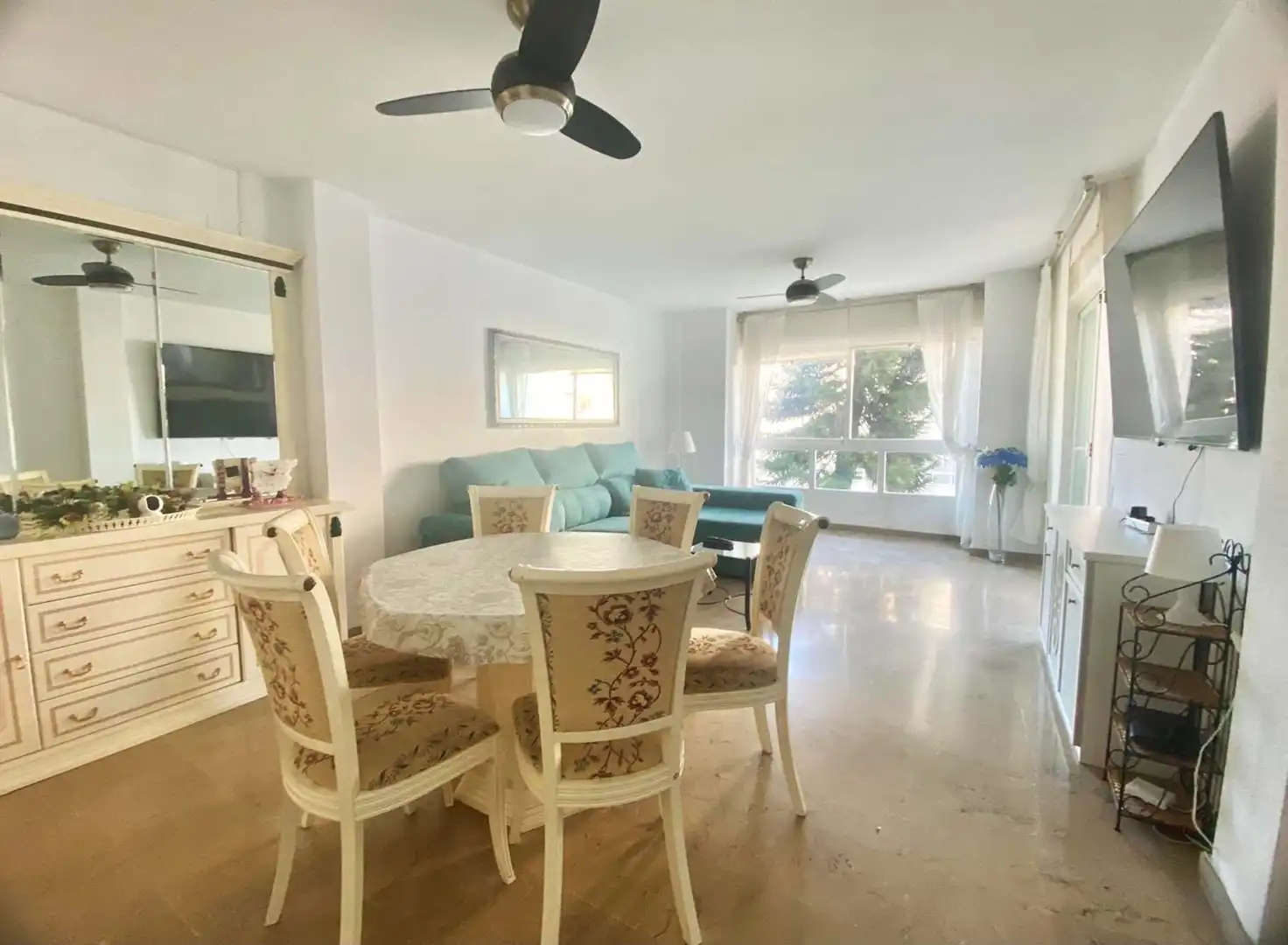 Vista exterior de Piso en venta en Benalmádena con Aire acondicionado, Terraza y Trastero