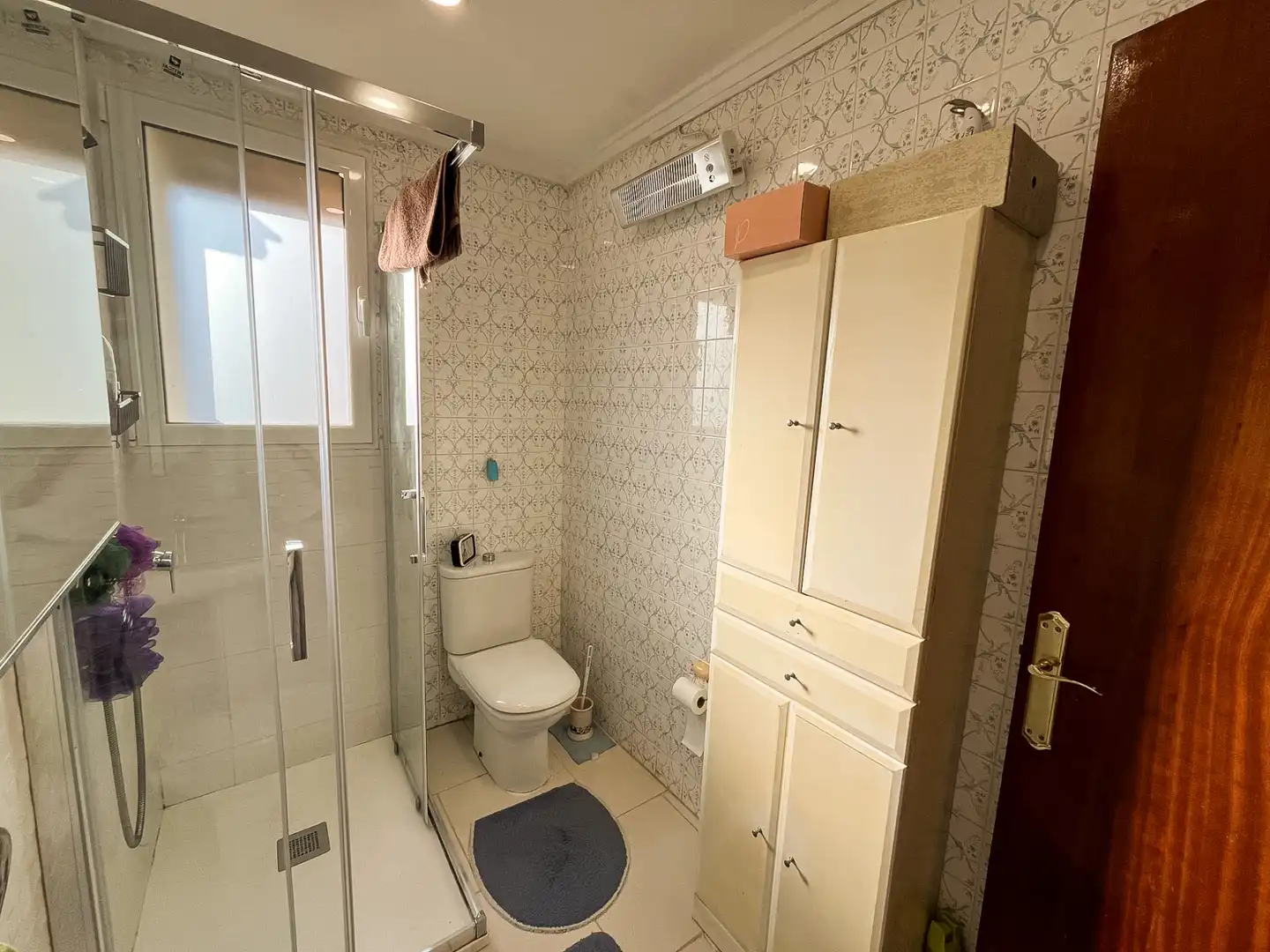 Badezimmer von Wohnung zum Verkauf in Sagunto / Sagunt mit Klimaanlage, Heizung und Möbliert
