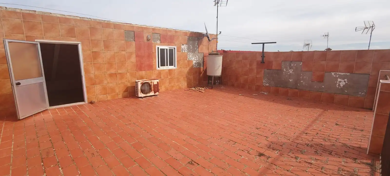 Terrassa de Casa adosada en venda en Cañada Rosal, Sevilla