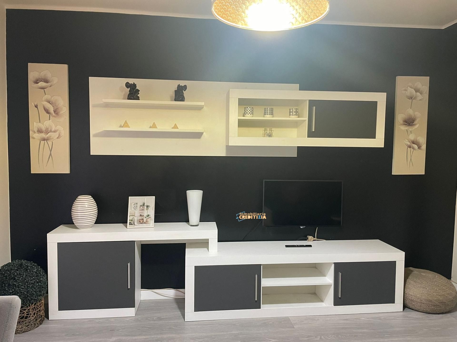 Living room of Flat for sale in Vigo   with Parquet flooring, Storage room and Balcony