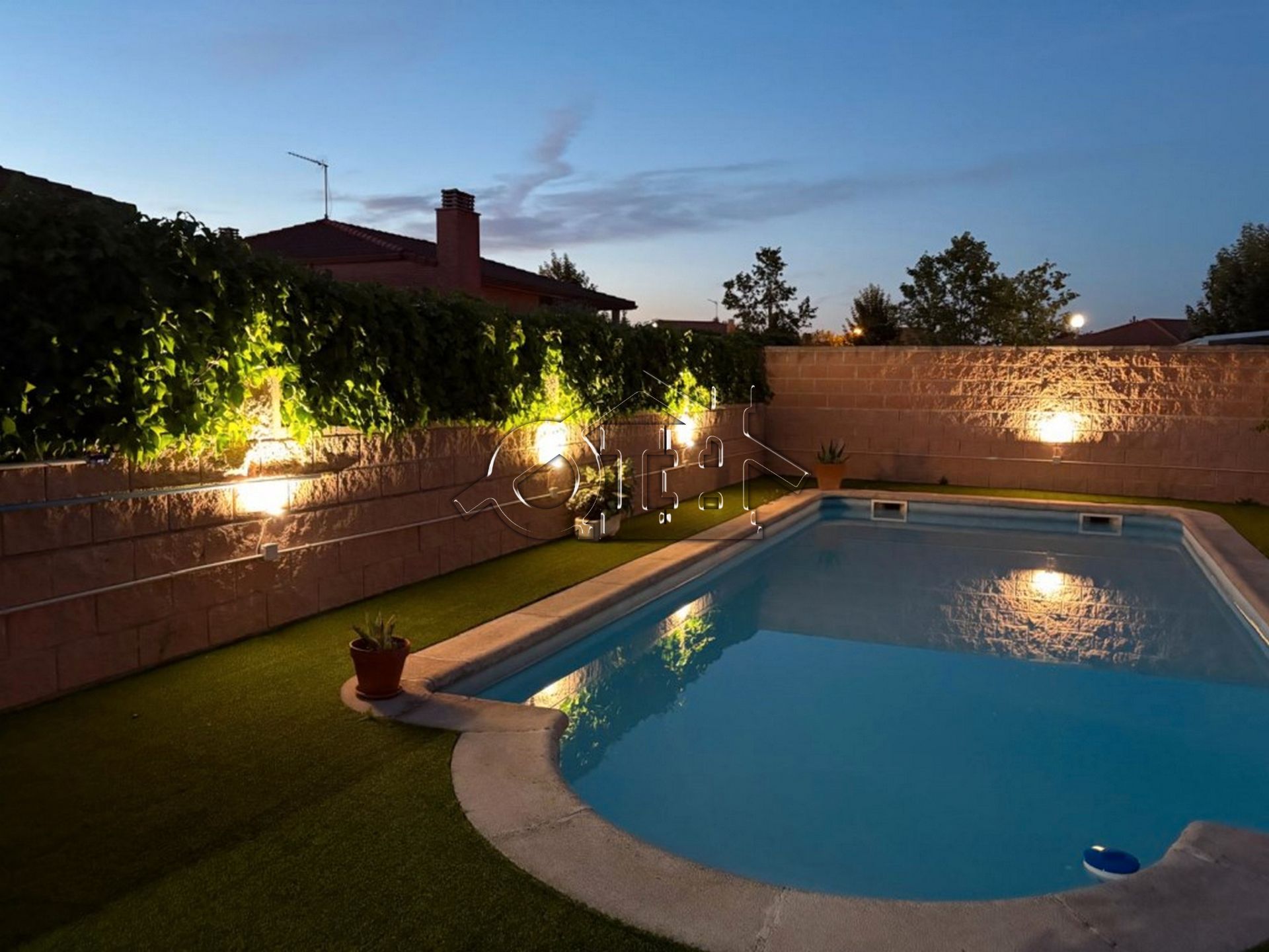 Piscina de Casa o chalet en venta en Galápagos con Aire acondicionado, Calefacción y Jardín privado
