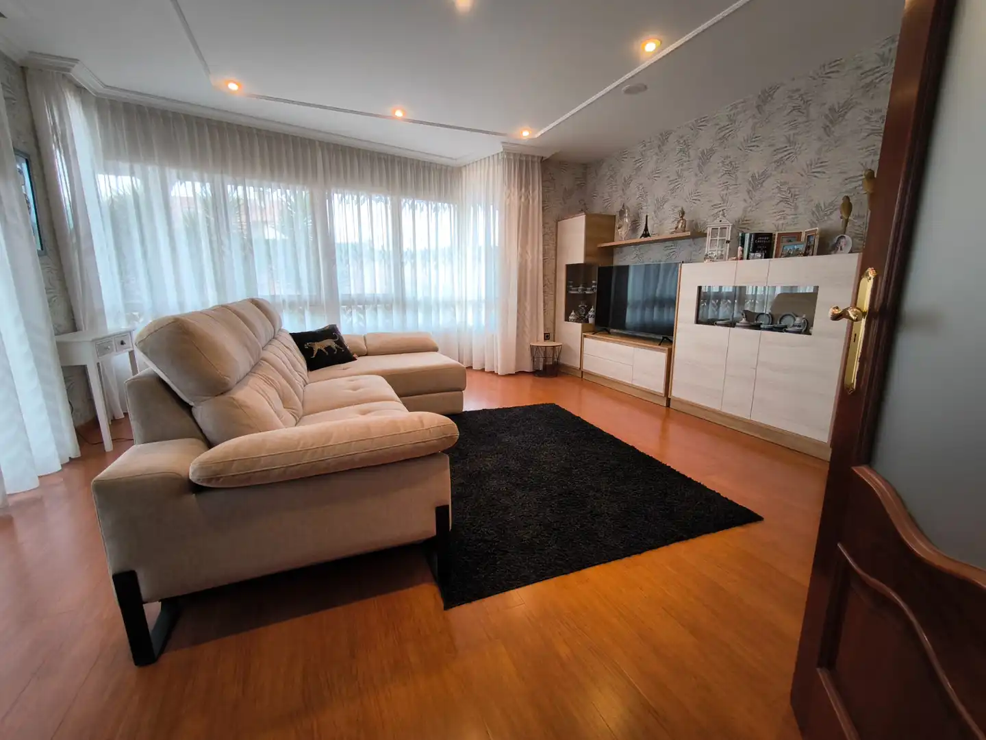 Sala d'estar de Casa o xalet en venda en Cambados amb Calefacció, Jardí privat i Parquet