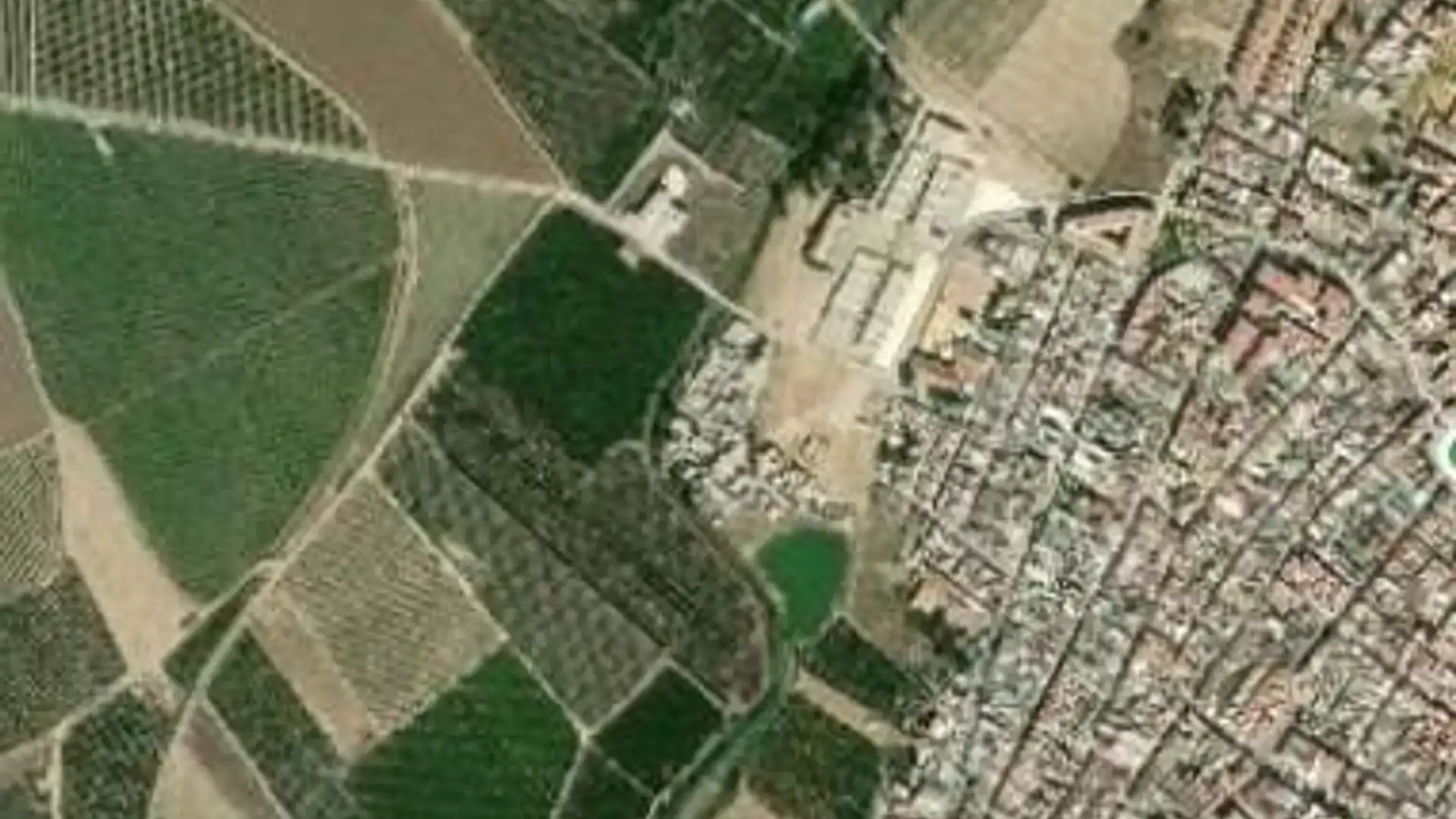 Casa o chalet en venta en Brenes con Piscina comunitaria