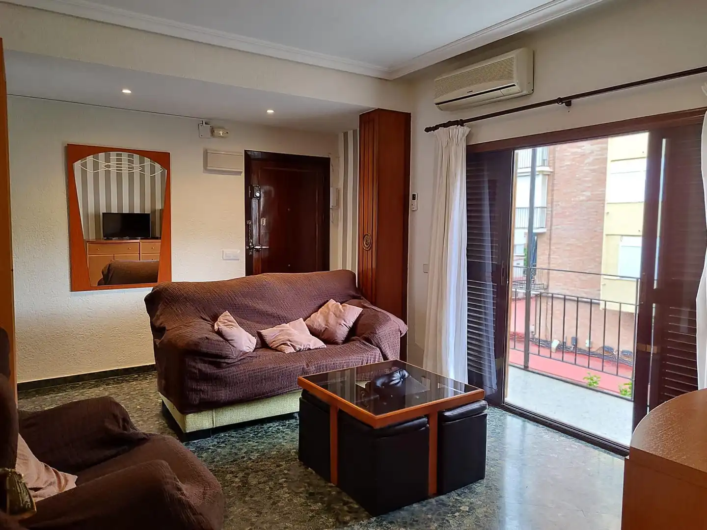 Room in Calle LOZOYA, El Plantinar – Avda. La Paz - El Juncal