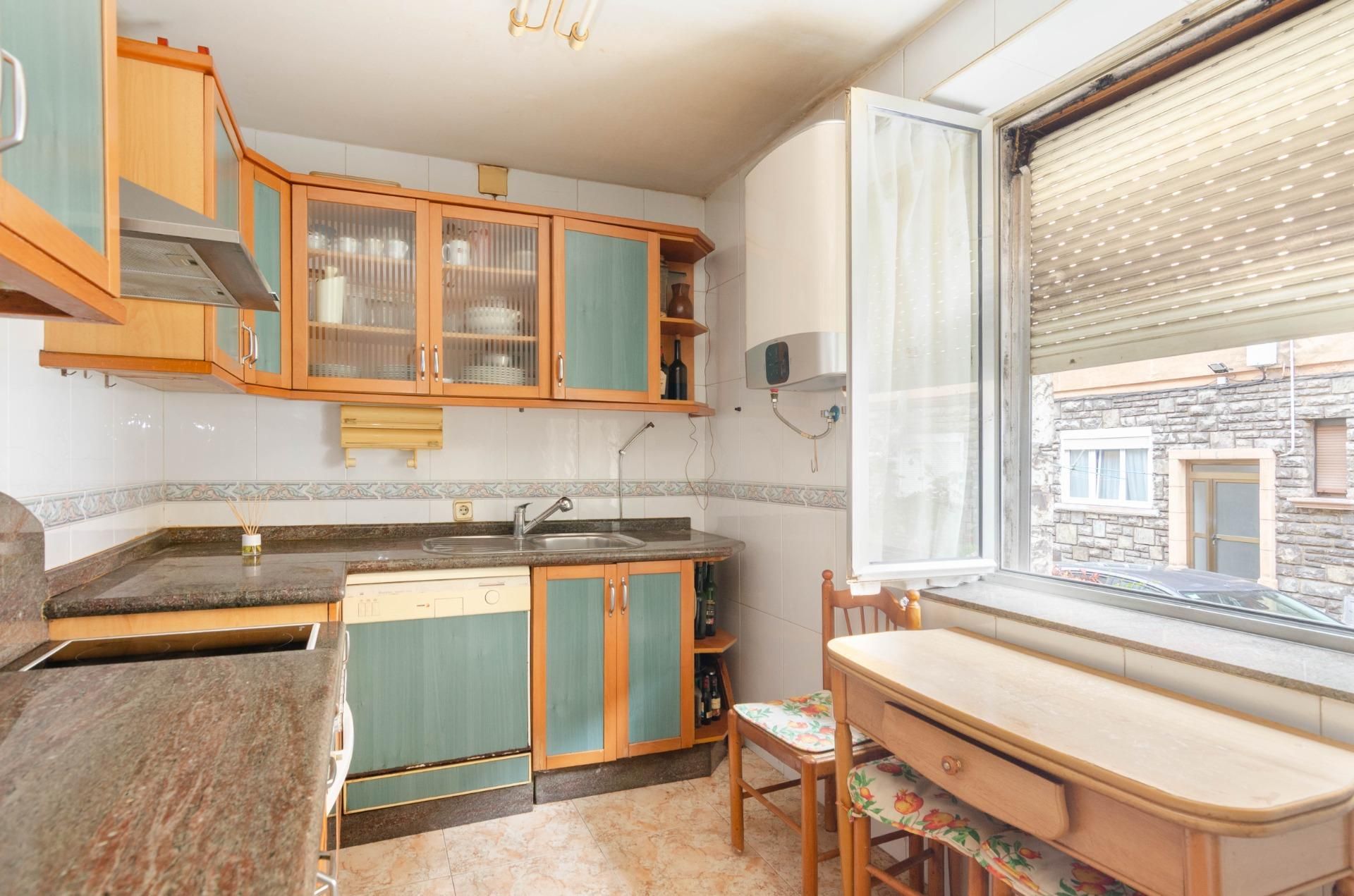 Kitchen of Flat for sale in Gijón   with Heating