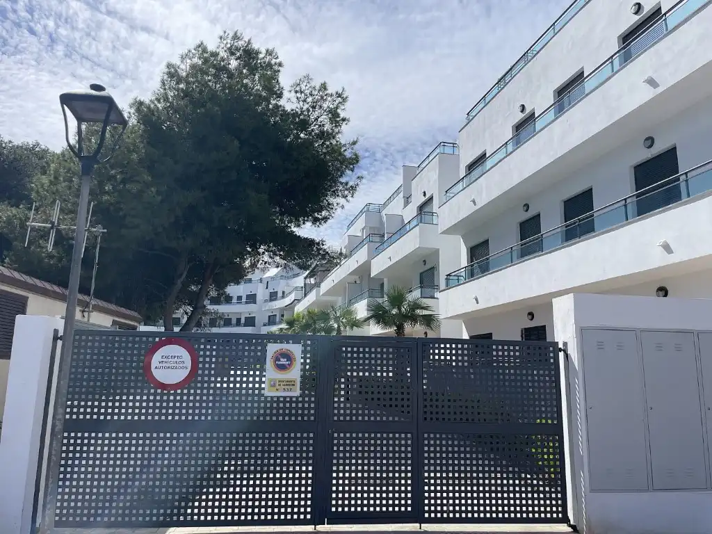 Vista exterior de Ático en venta en Garrucha con Jardín privado, Terraza y Piscina comunitaria