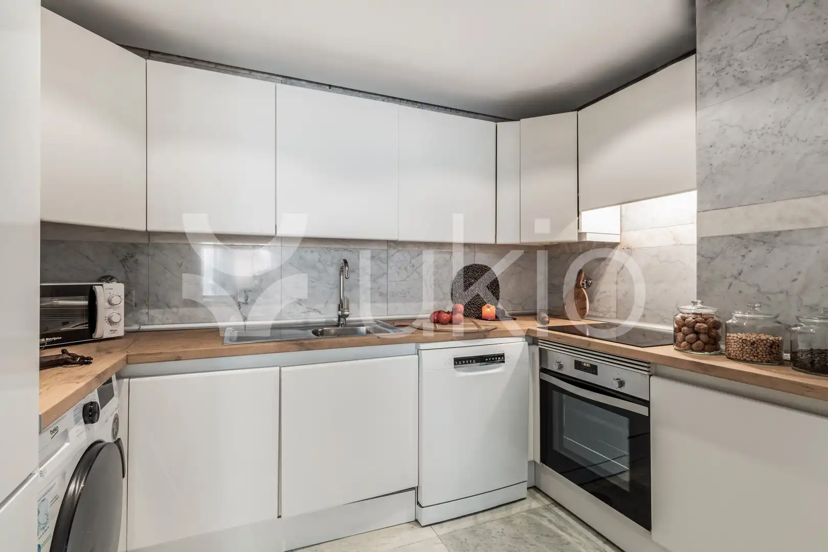 Cocina de Apartamento de alquiler en Madrid con Aire acondicionado, Calefacción y Amueblado