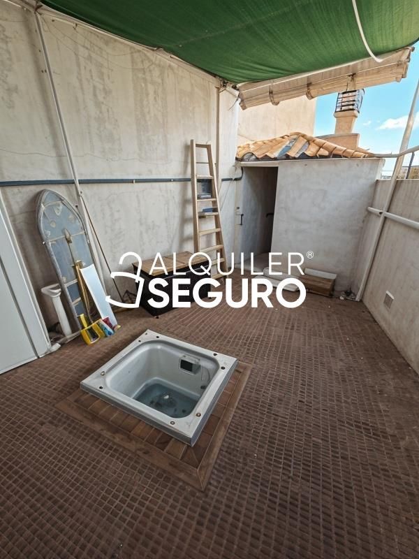 Jardí de Casa o xalet de lloguer en Torres de la Alameda amb Calefacció, Terrassa i Traster