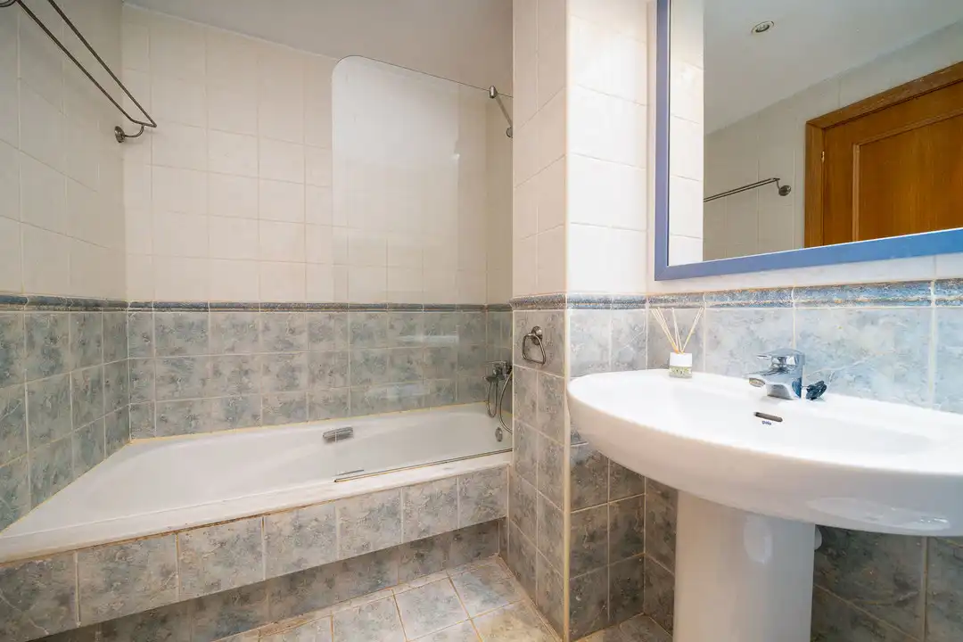 Badezimmer von Wohnung zum Verkauf in  Palma de Mallorca mit Klimaanlage, Heizung und Terrasse