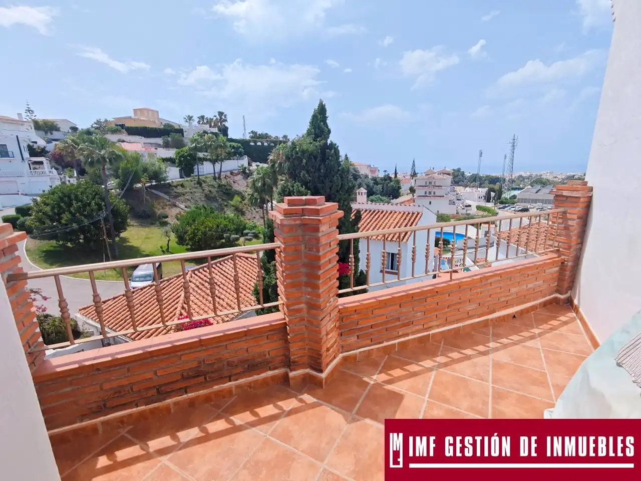 Vista exterior de Casa o chalet en venta en Nerja con Jardín privado, Terraza y Piscina comunitaria