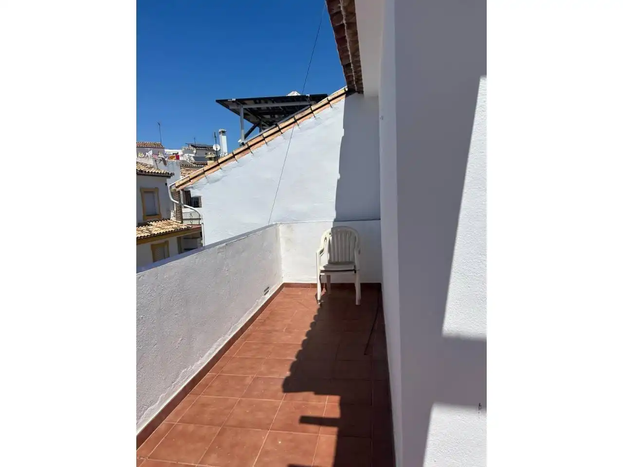 Terrasse von Einfamilien-Reihenhaus zum Verkauf in Estepona mit Klimaanlage und Terrasse