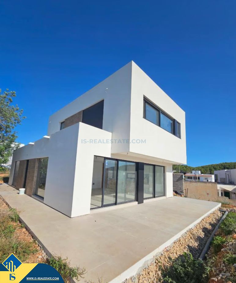 Vista exterior de Casa o xalet en venda en Sant Josep de sa Talaia amb Terrassa, Piscina i Moblat