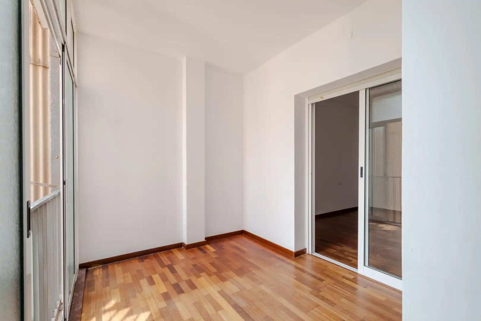 Habitación de Piso en venta en Esplugues de Llobregat con Balcón