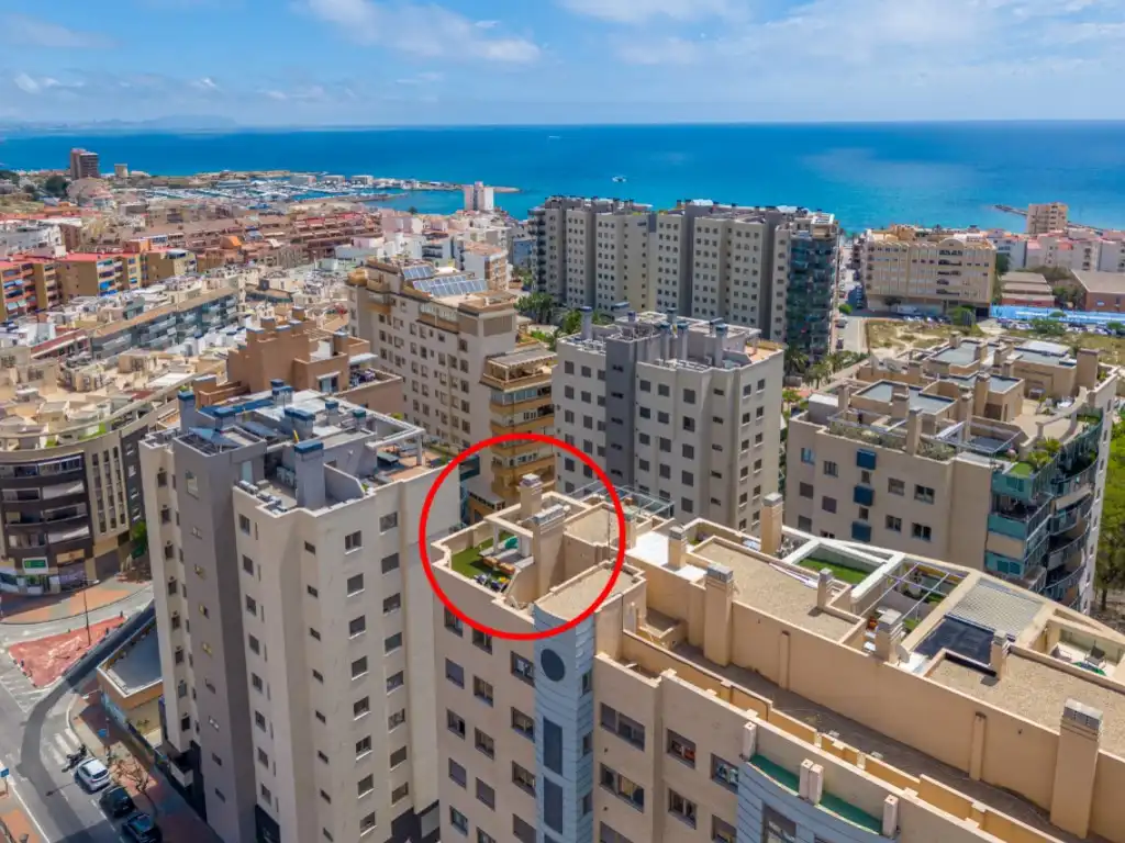 Exterior view of Attic for sale in El Campello  with Air Conditioner, Private garden and Terrace