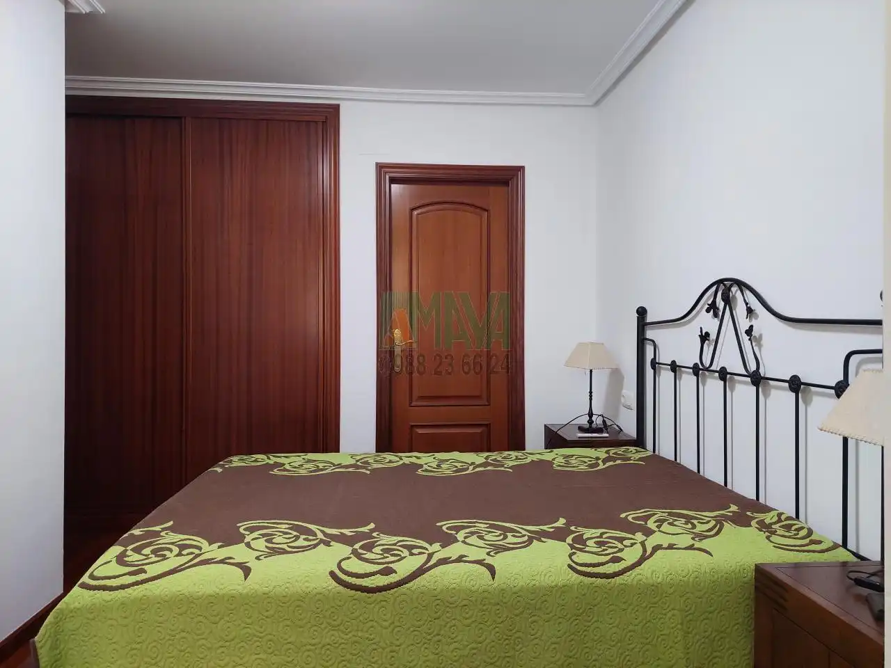 Habitación de Apartamento de alquiler en Ourense Capital  con Calefacción, Trastero y Amueblado