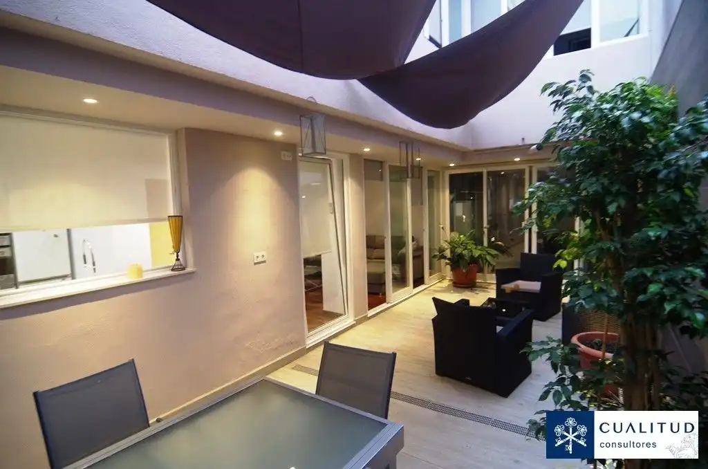 Terraza de Casa o chalet en venta en Castellón de la Plana / Castelló de la Plana con Calefacción, Parquet y Terraza