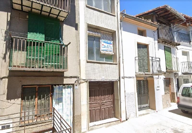 Vista exterior de Casa adosada en venda en Jerte amb Jardí privat i Traster