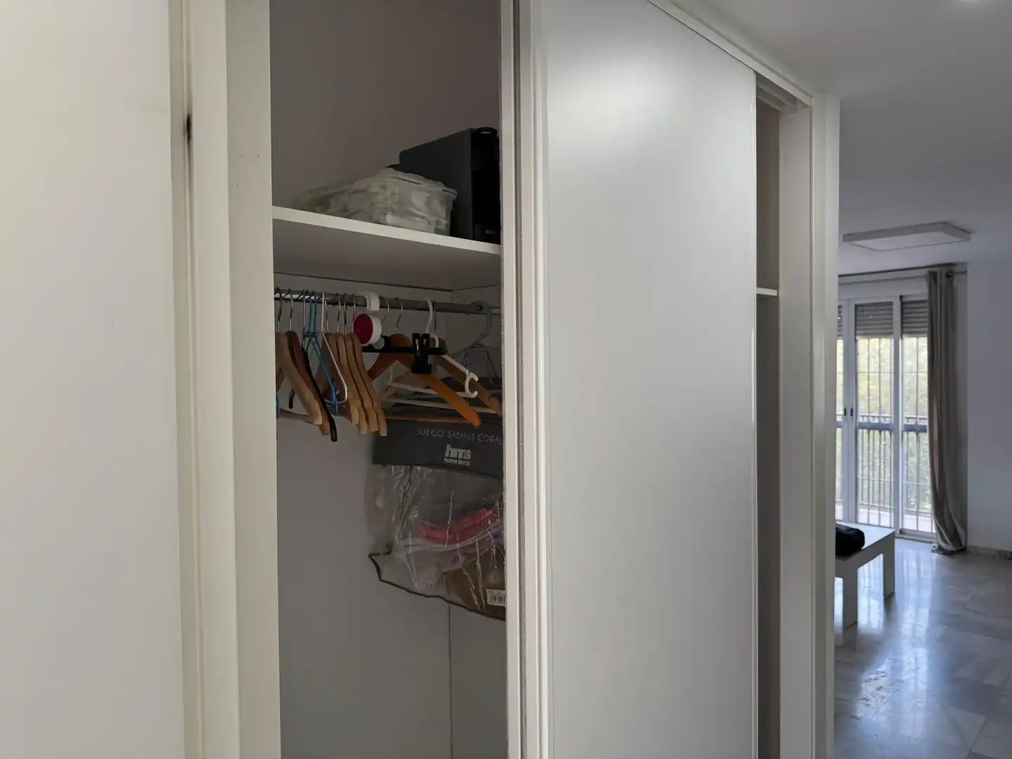 Schlafzimmer von Wohnungen zur Miete in Dos Hermanas mit Klimaanlage, Terrasse und Möbliert