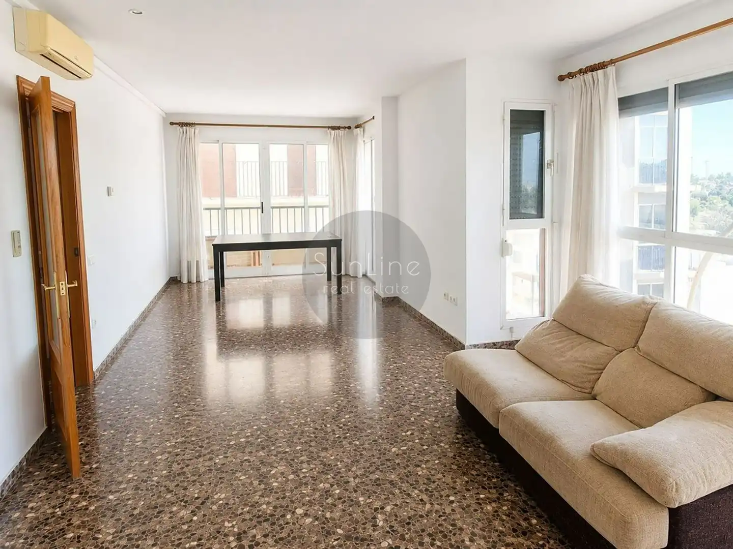 Wohnzimmer von Wohnung zur Miete in Valencia mit Klimaanlage, Terrasse und Möbliert