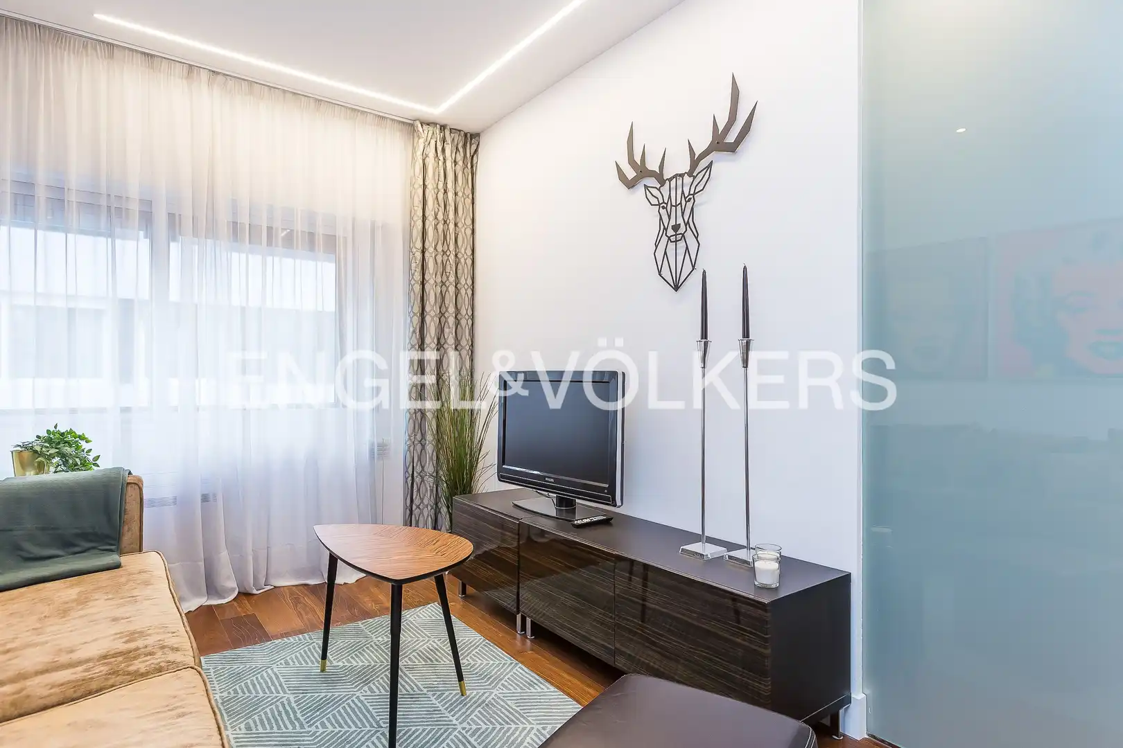 Living room of Flat for rent in  Madrid Capital  with Air Conditioner, Heating and Furnished