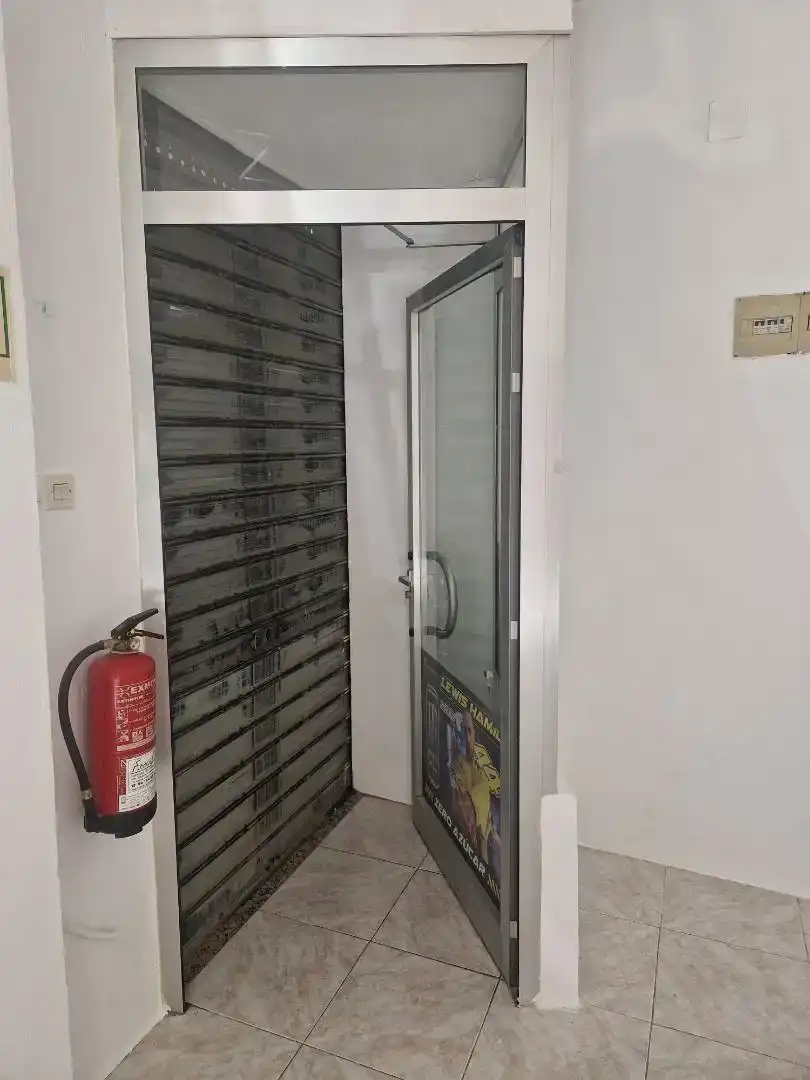 Geschaftsraum zur Miete in Zona Campus Universitario