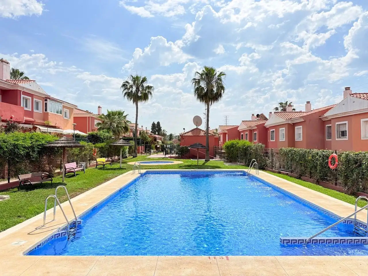 Piscina de Casa o chalet en venta en Vélez-Málaga con Aire acondicionado, Calefacción y Jardín privado