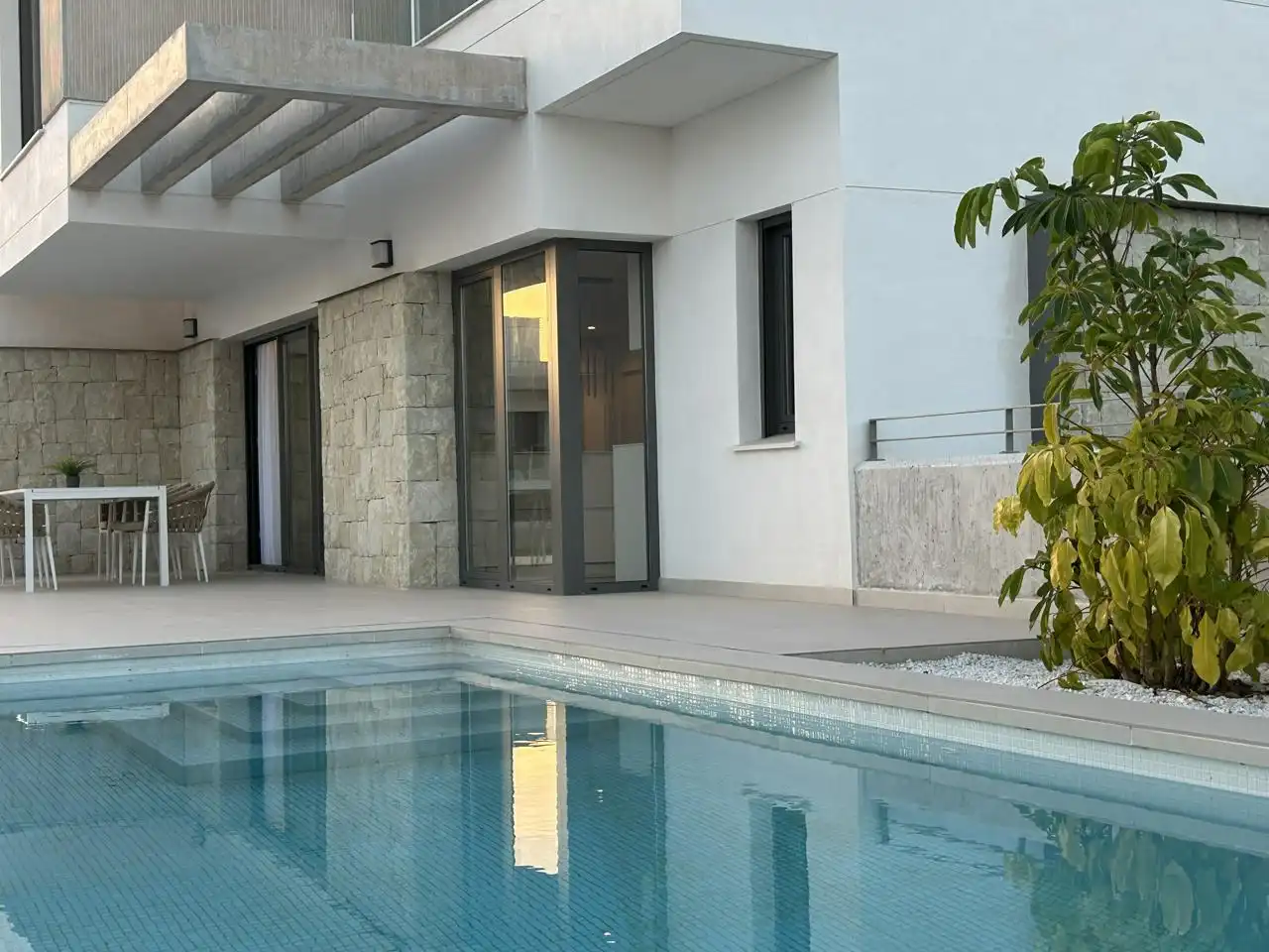 Neubau-Villa mit Terrasse zum Verkauf in Carrer Praga, imagen 2