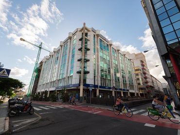 Oficina amb ascensor en venda a Calle LEON Y CASTILLO 334