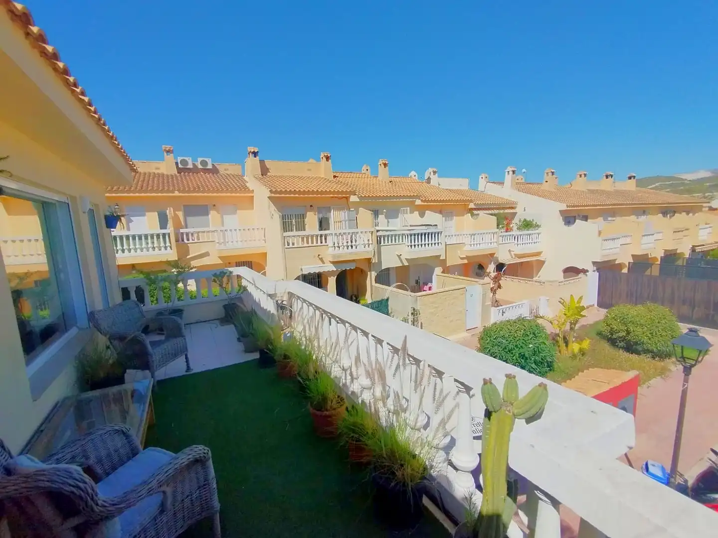 Jardín de Piso en venta en El Campello con Terraza, Lavadora y Piscina comunitaria