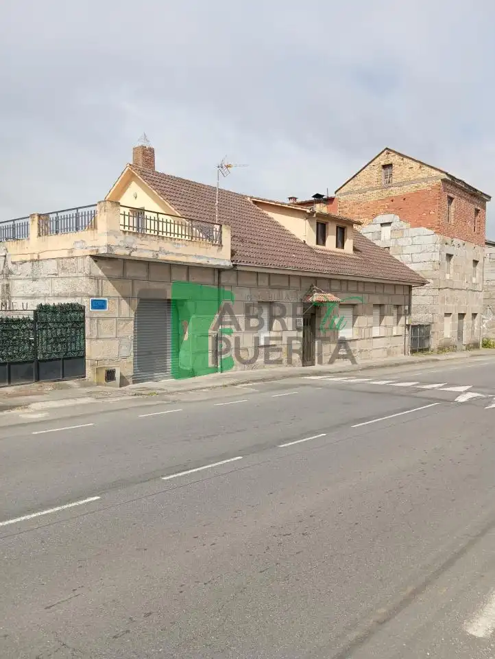 House with garden for sale in San Cibrao das Viñas
