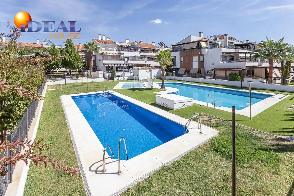 Piscina de Piso en venta en Loma Verde
