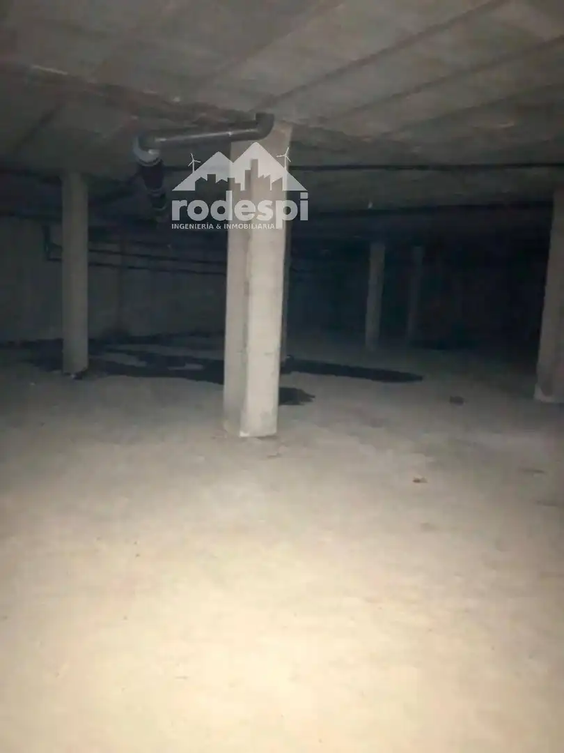Local comercial en venda a A Cañiza