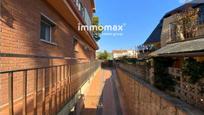 Vista exterior de Casa o xalet en venda en Castelldefels amb Aire condicionat, Calefacció i Piscina