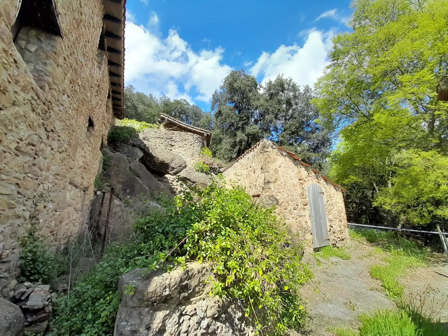 Finca rústica en venta en La Vall de Bianya con Calefacción, Terraza y Trastero