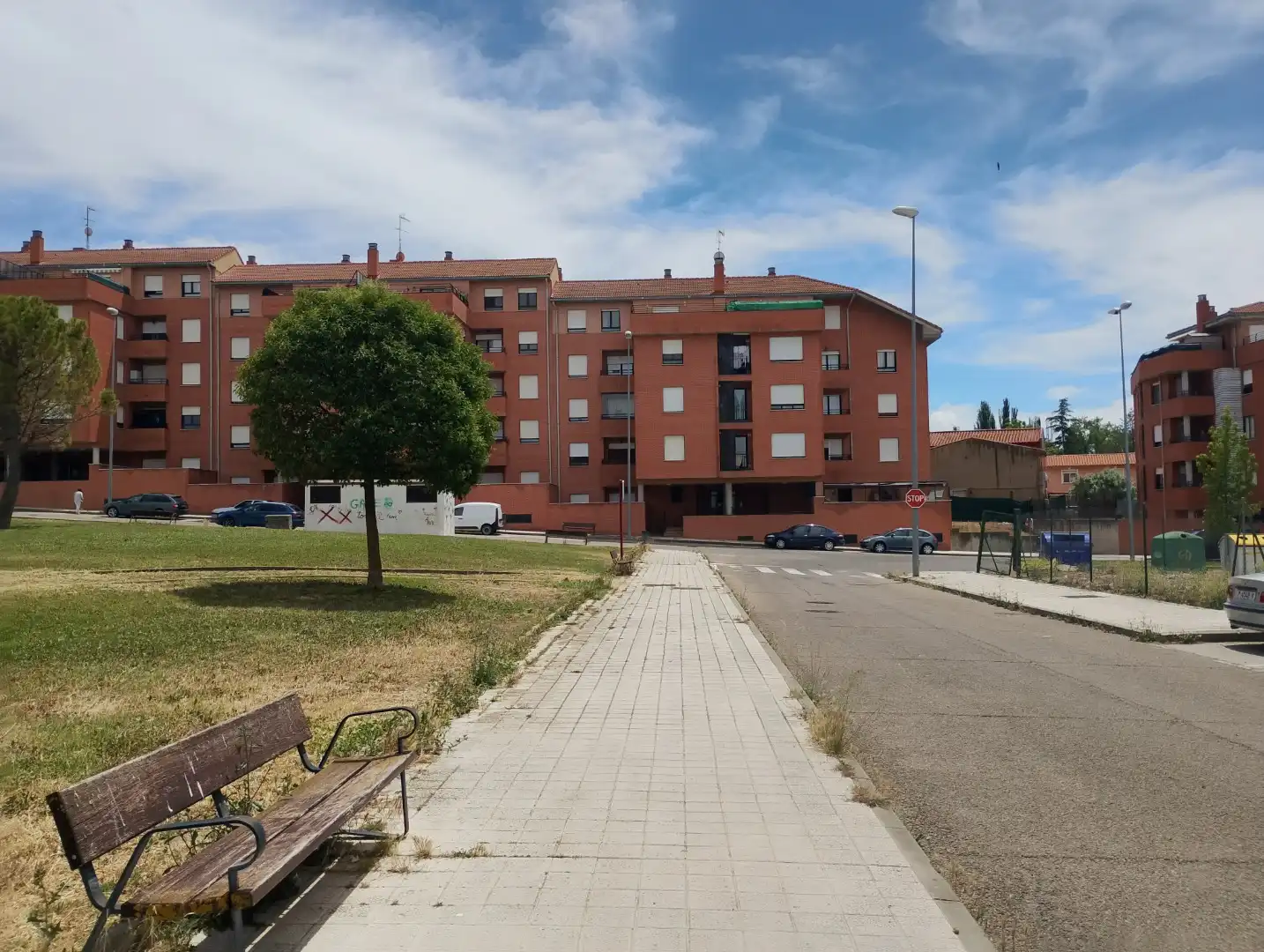 Außenansicht von Garage zum Verkauf in Palencia
