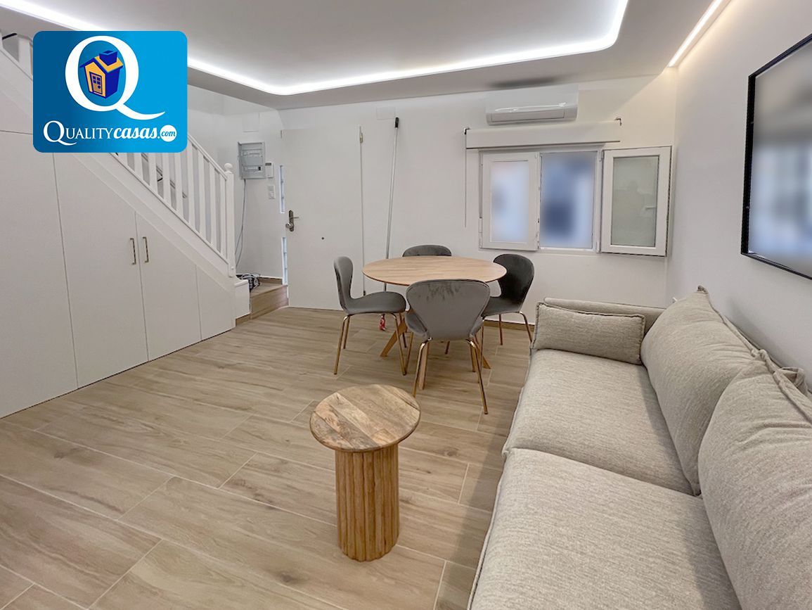 Sala d'estar de Casa o xalet en venda en Alicante / Alacant amb Aire condicionat i Calefacció
