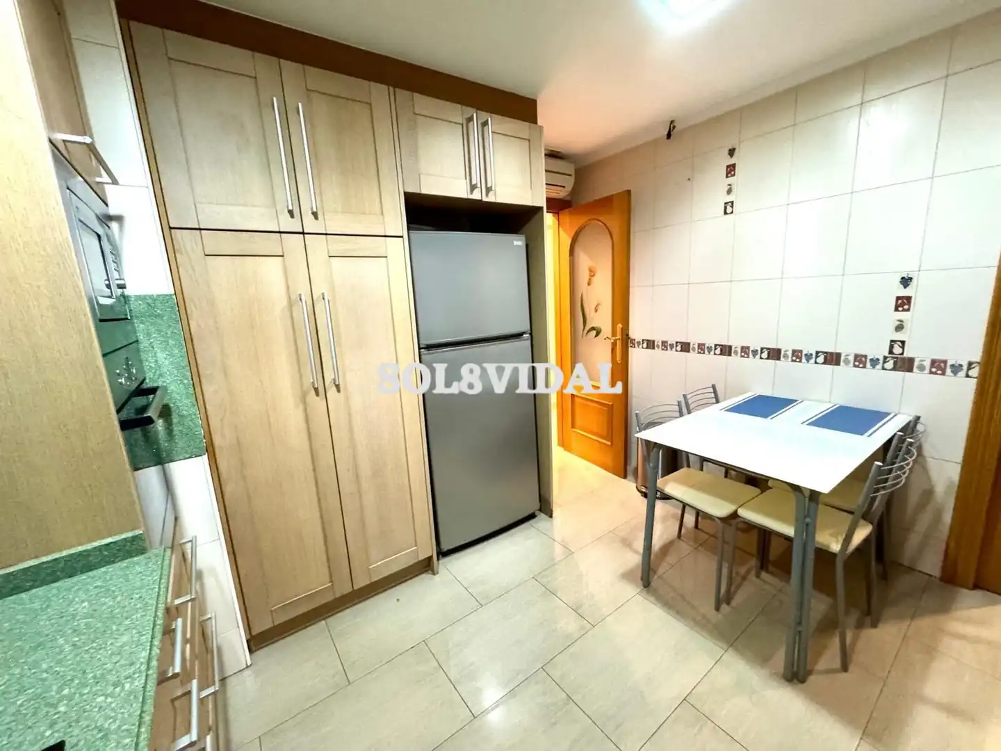 Cocina de Piso de alquiler en Torrevieja con Aire acondicionado, Calefacción y Amueblado