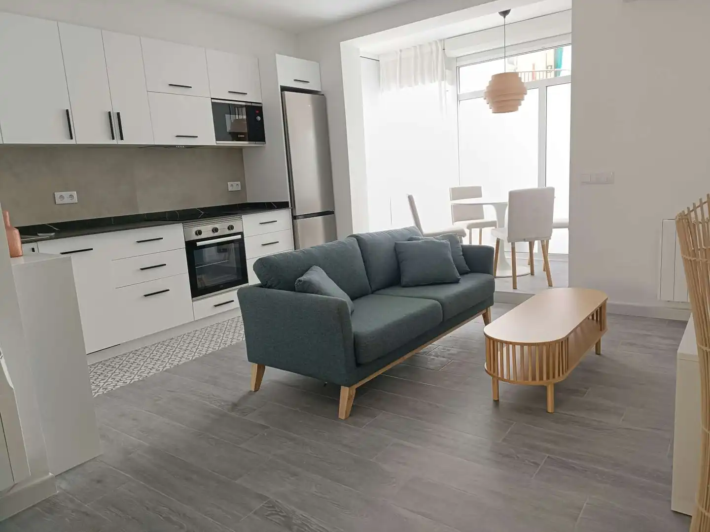 Living room of Apartments for share in Vilanova i la Geltrú  with Air Conditioner, Terrace and Furnished