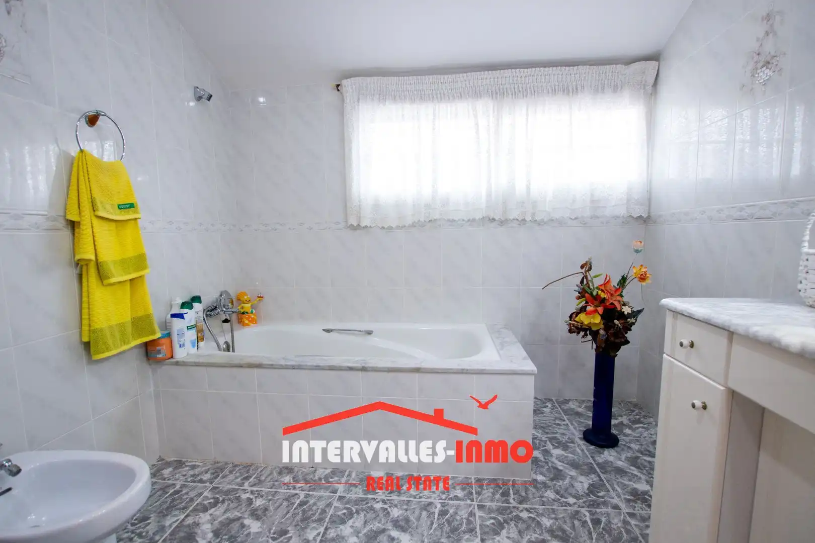 Bany de Casa o xalet en venda en Lliçà d'Amunt amb Aire condicionat, Calefacció i Jardí privat