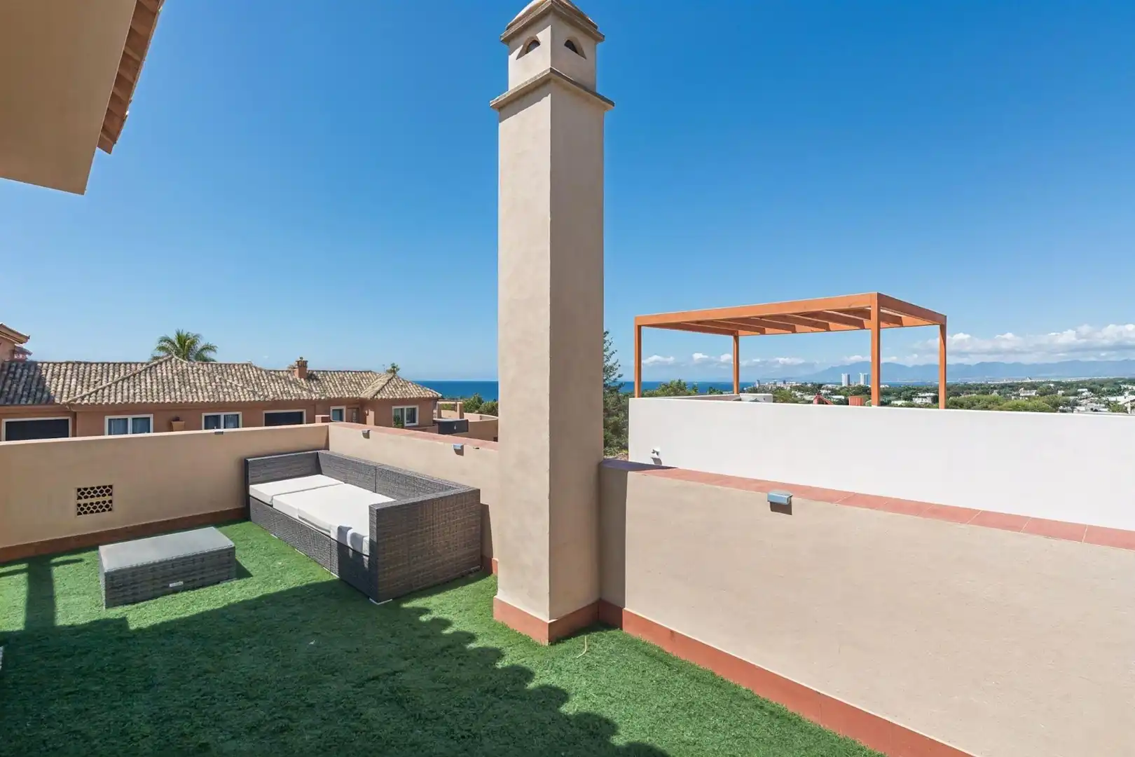 Terraza de Casa adosada en venta en Marbella con Aire acondicionado, Calefacción y Jardín privado