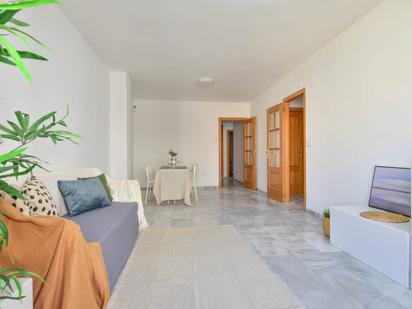 Wohnung zum verkauf in Novelda mit Klimaanlage und Balkon