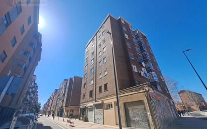 Exterior view of Flat for sale in Valladolid Capital  with Heating and Terrace