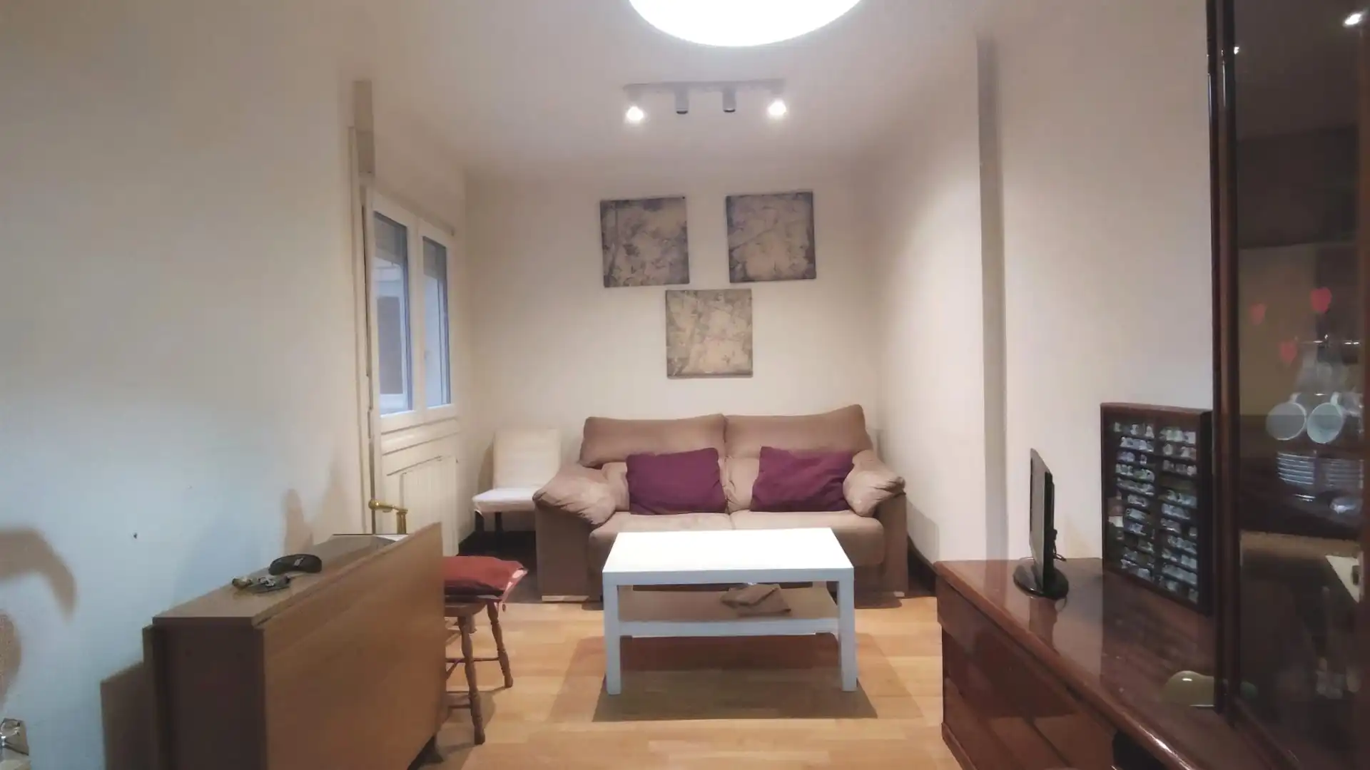 Sala d'estar de Pis en venda en Bilbao  amb Calefacció i Moblat